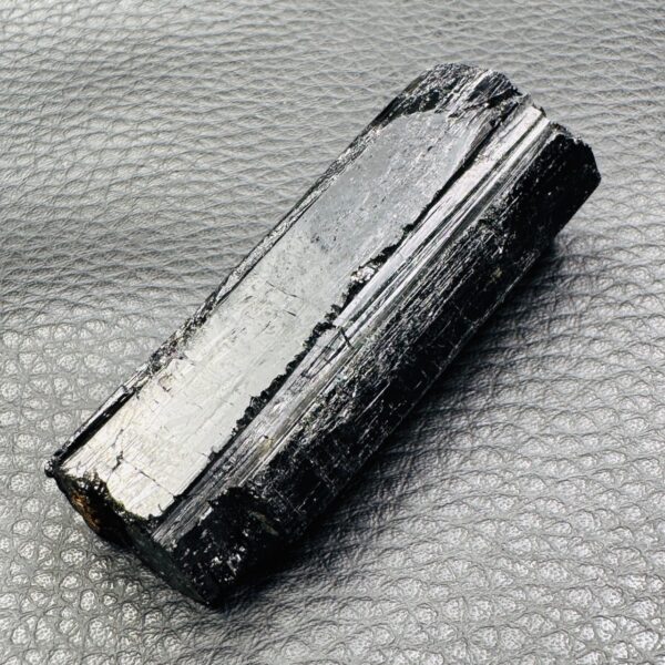 Tourmaline Noire de Madagascar (réf t16) – Image 2