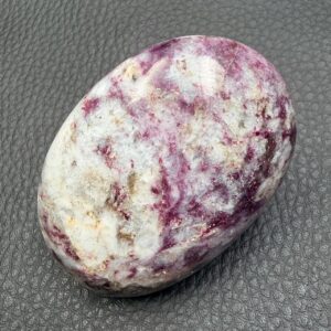 Galet en Tourmaline Rubelite