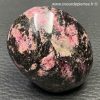 Galet en Rhodonite