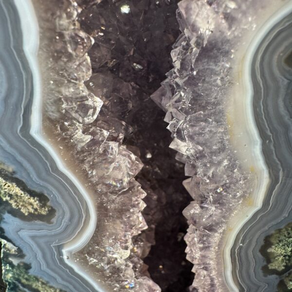 Géode de Calcédoine sur Agate "Ailes de Papillon" – Image 6