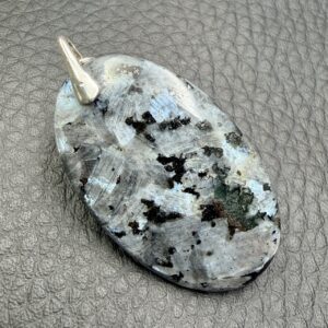Pendentif en Larvikite