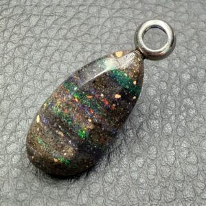 Pendentif en opale noire d'Honduras
