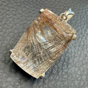 Pendentif en Quartz avec Rutile
