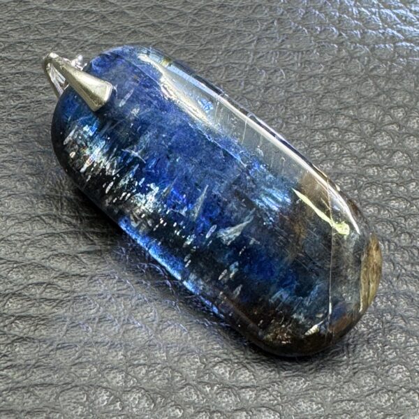Pendentif cyanite bleue du Brésil (réf cy8) – Image 2