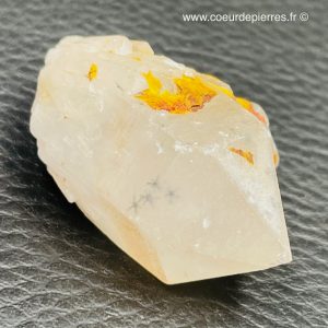 Druse de cristal de roche avec inclusions de Hollandite de Madagascar (réf gq11)