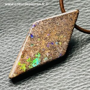 Pendentif en opale boulder d’Australie de 48,5 carats (réf po44)