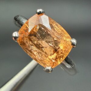 Bague avec Topaze Dorée