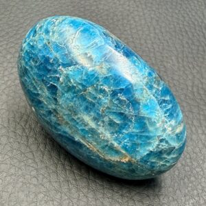 Galet Apatite Bleue