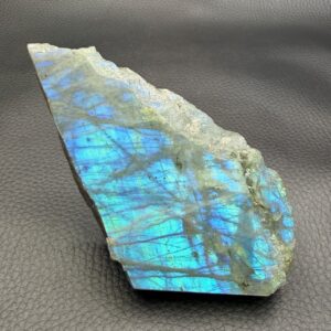 Labradorite une face polie