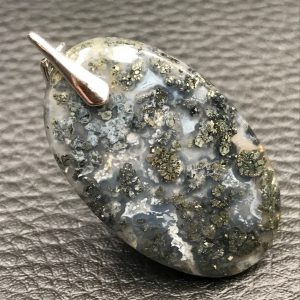 Pendentif en Nipomo marcasite « pyrite » de Californie, USA « grand modèle » (réf ppy4)