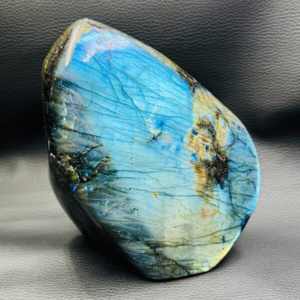 Labradorite 3,020 kg "forme libre" de Madagascar (réf bl1f43) – Image 2