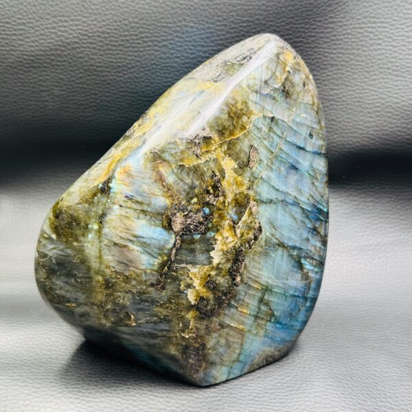 Labradorite 3,020 kg "forme libre" de Madagascar (réf bl1f43) – Image 4