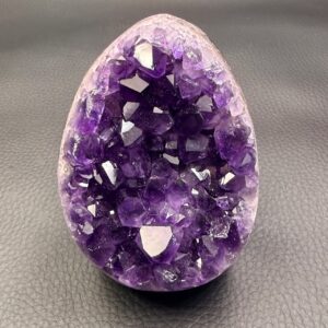 Oeuf en Améthyste