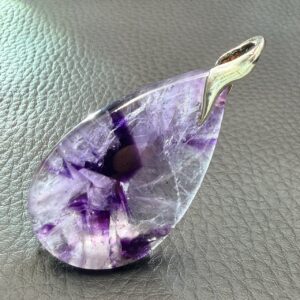 Pendentif en Améthyste trapiche