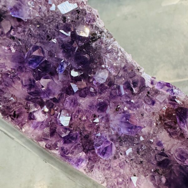 Géode d'Améthyste d’Uruguay avec Agate (réf da1) – Image 8