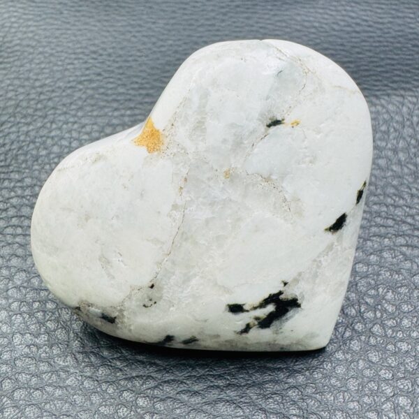 Coeur en Quartz à Inclusions de Tourmaline (réf git7) – Image 3
