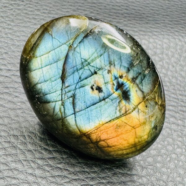 Galet en Labradorite Spectrolite (réf gl61) – Image 3