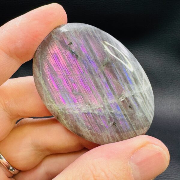 Galet labradorite de Madagascar (réf gl7) – Image 3