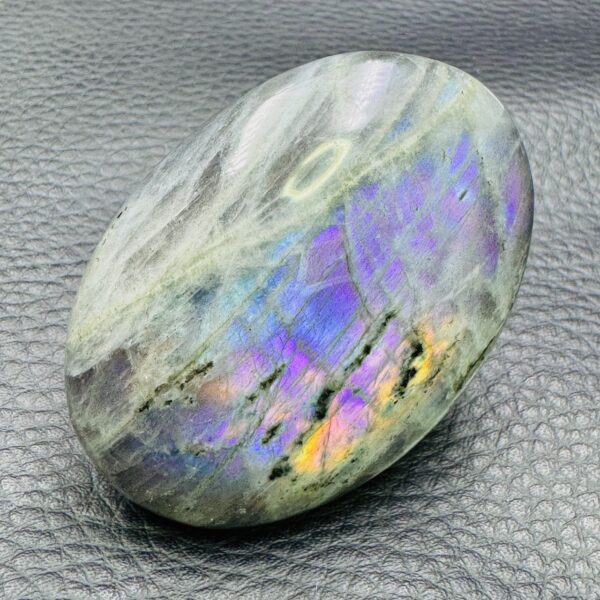 Galet de Labradorite