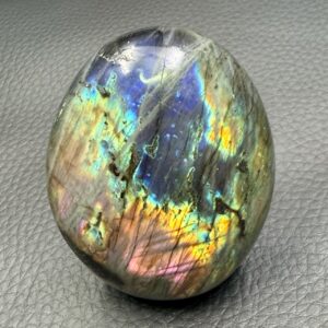 Galet de Labradorite
