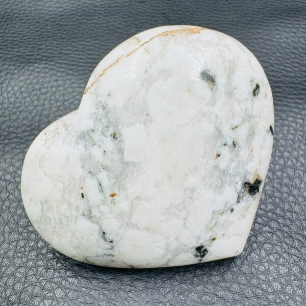 Coeur Cristal de Roche, Quartz à Inclusions de Tourmaline (réf git4) – Image 2