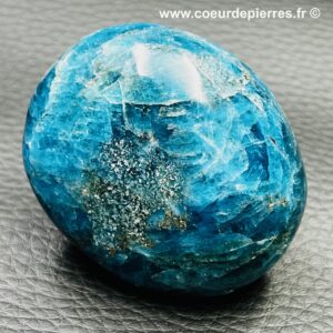 Galet apatite bleue de Madagascar (réf ap6)