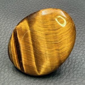 Galet en Oeil de Tigre