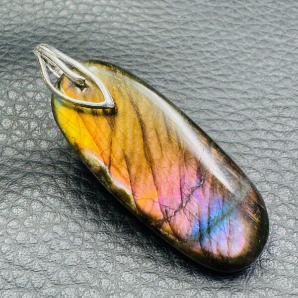 Pendentif labradorite spectrolite de Madagascar (réf lps43) – Image 2
