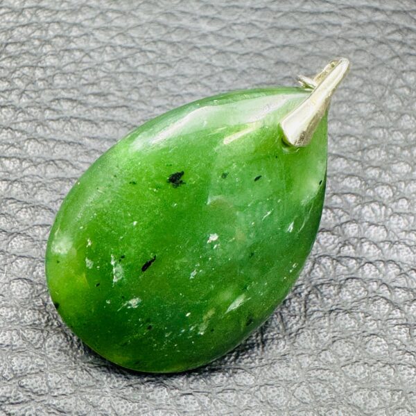 Pendentif en jade nephrite (réf pja10) – Image 2