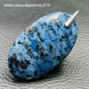 Pendentif en Dumortiérite de Madagascar (réf dum3)
