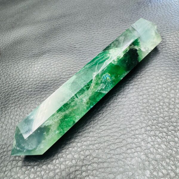 Prisme de fluorite de Madagascar (réf f1) – Image 3