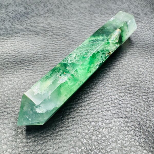 Prisme de fluorite de Madagascar (réf f1) – Image 2