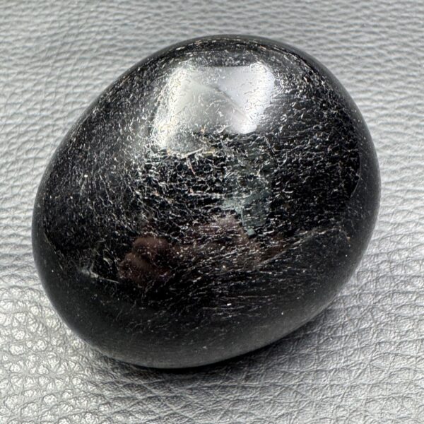 Galet de Tourmaline Noire de Madagascar (réf gt1) – Image 2