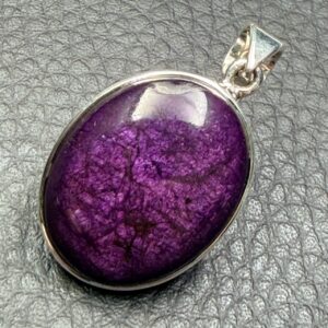 Pendentif en Purpurite