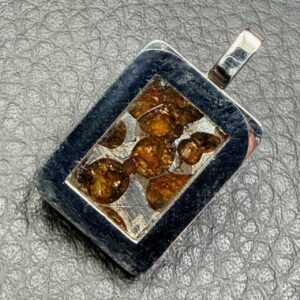 Pendentif météorite pallasite