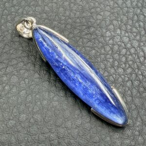 Pendentif Cyanite Bleue