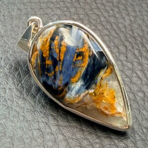 Pendentif en Piétersite