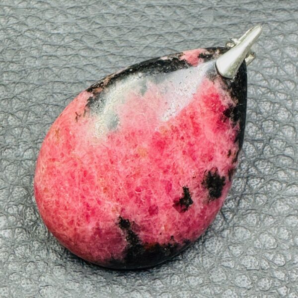 Pendentif en Rhodonite de Madagascar (réf rd11) – Image 2