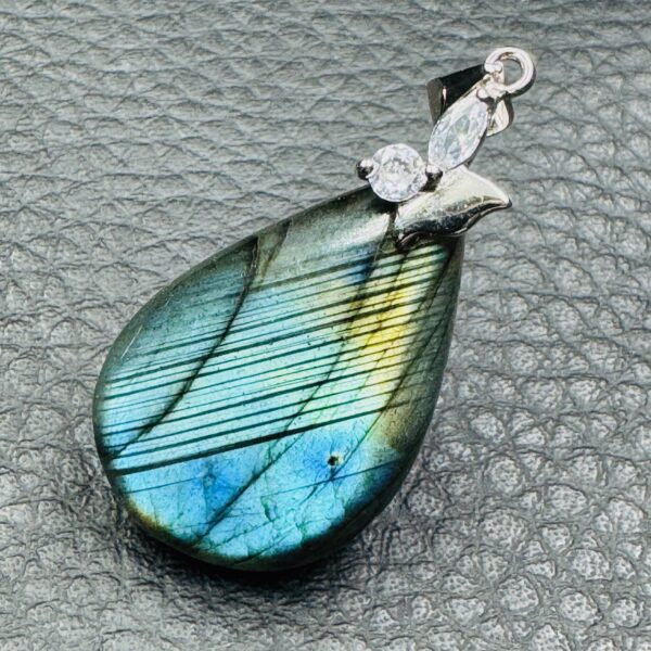 Pendentif Labradorite Doré Bleu (réf ltm2) – Image 3