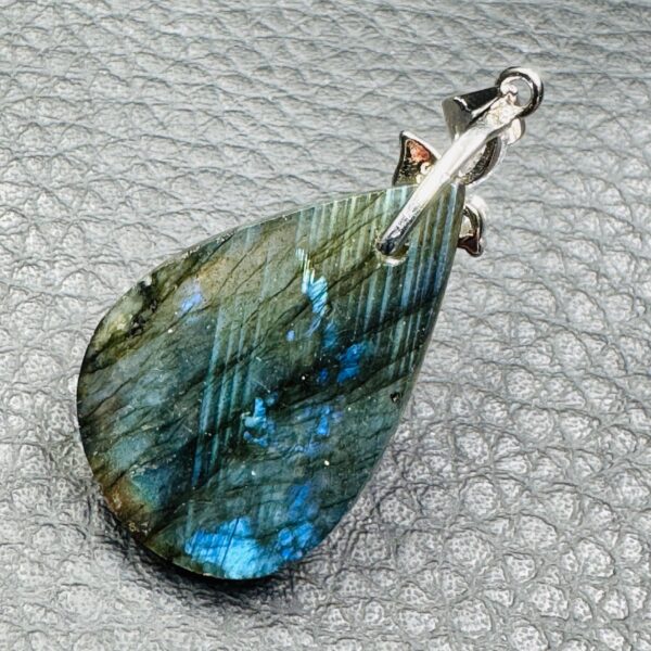 Pendentif Labradorite Doré Bleu (réf ltm2) – Image 4