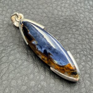 pendentif en piétersite