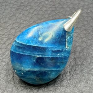 Pendentif en Apatite Bleue