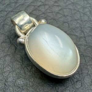 Pendentif en Pierre de Lune