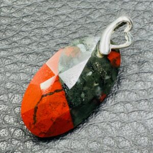 Pendentif en Jaspe Sanguin