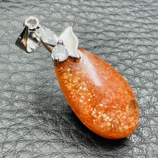 Pendentif en Pierre Soleil de Norvège (réf ps7) – Image 2