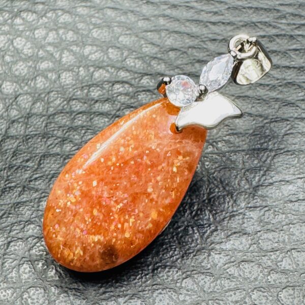 Pendentif en Pierre Soleil de Norvège (réf ps7) – Image 3