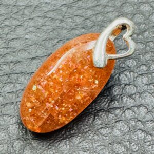 Pendentif en Pierre Soleil