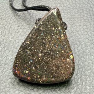 Pendentif en Opale Noire