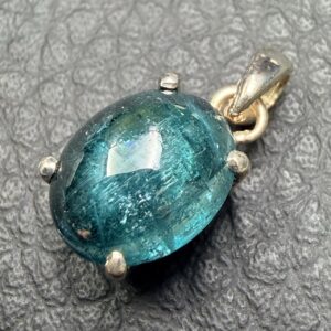 Pendentif en tourmaline bleue