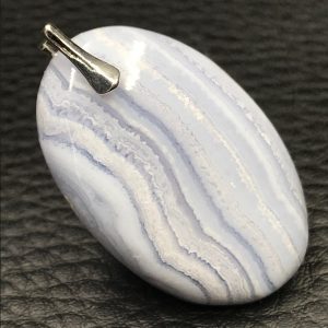 Pendentif en calcédoine du Brésil (réf pcd7)